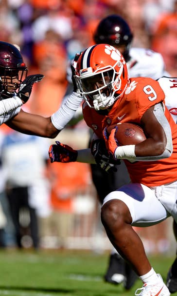 No. 2 Clemson keeps rolling with 77-16 win over Louisville